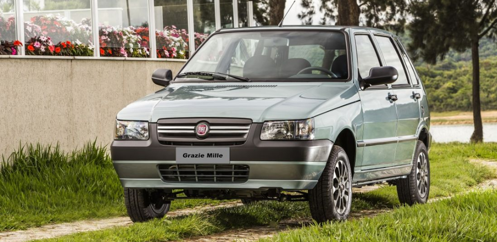 Fiat Uno guardado por 27 anos em galpão continua 0 km e vale fortuna
